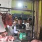 Wagub Sani bersama satgas pangan Provinsi Jambi melakukan sidak harga dan ketersediaan sembako di Pasar Angso Duo.