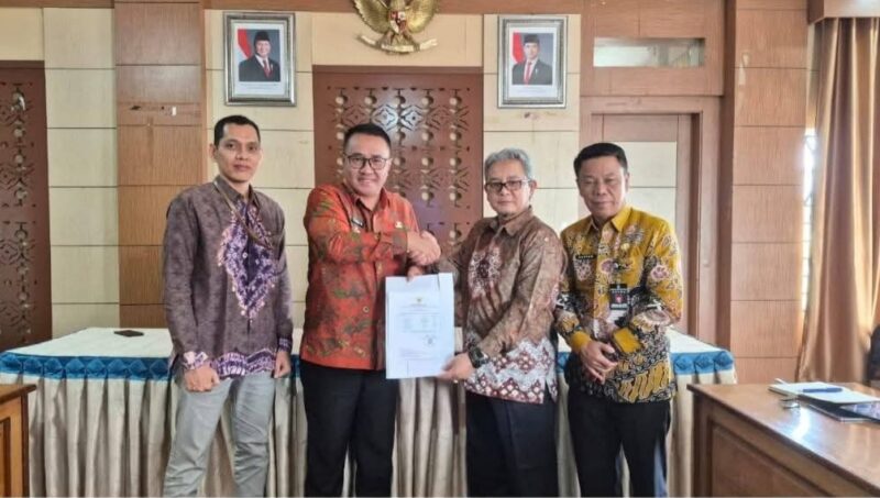 Wali Kota Sungai Penuh, Alfin, hadir dalam entry meeting BPK Jambi untuk pemeriksaan interim laporan keuangan daerah, Kamis (19/2/2025).