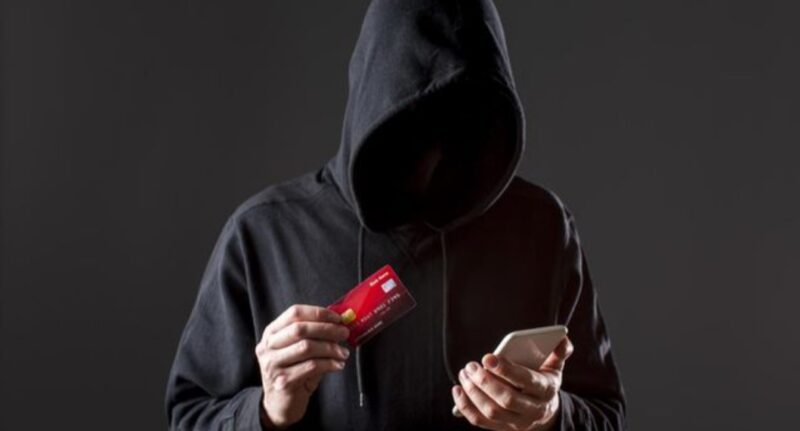 Foto: Ilustrasi penipuan mobile banking. (Dok. Freepik)

