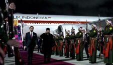 Foto: Presiden Prabowo Subianto tiba di Bandar Udara Militer Marka, Amman, Kerajaan Yordania Hasyimiah, Selasa, (24/2/2026). (Dokumentasi Sekretariat Presiden)

