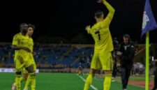 Cristiano Ronaldo perkenalkan selebrasi baru usai cetak gol ke-21 musim ini saat Al Nassr menang 5-0 atas Al Najma di Liga Pro Arab Saudi 2025/2026. (Foto: Talksport)