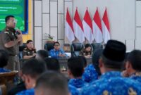 Kepala Kejaksaan Negeri Solok Selatan, Dahnir, SH., M.H., memberikan sosialisasi tugas dan fungsi Kejaksaan kepada 192 kepala sekolah di Aula Sarantau Sasurambi.(26/2/2026) 