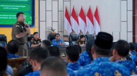 Kepala Kejaksaan Negeri Solok Selatan, Dahnir, SH., M.H., memberikan sosialisasi tugas dan fungsi Kejaksaan kepada 192 kepala sekolah di Aula Sarantau Sasurambi.(26/2/2026) 