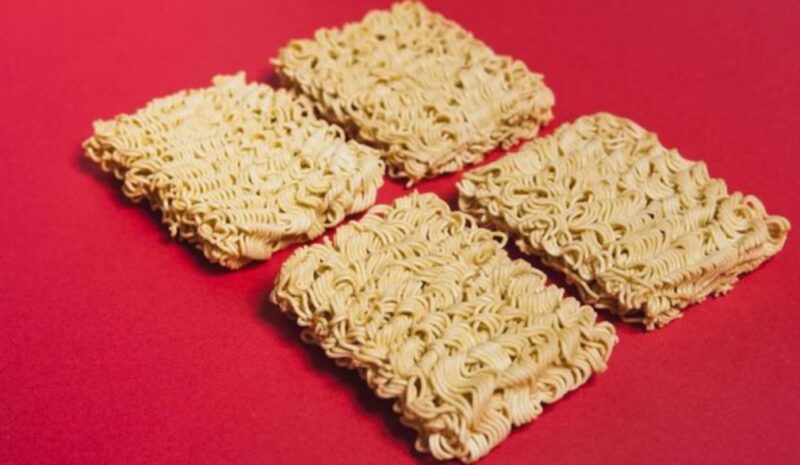 Foto: Ilustrasi mie instan (Designed by Freepik)

