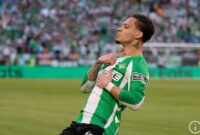 Penyerang sayap Real Betis Antony merayakan keberhasilannya mencetak gol ke gawang Sevilla pada pertandingan Liga Spanyol di Stadion de La Cartuja, Sevilla, Minggu (1/3/2026) waktu setempat. (x.com/RealBetis)