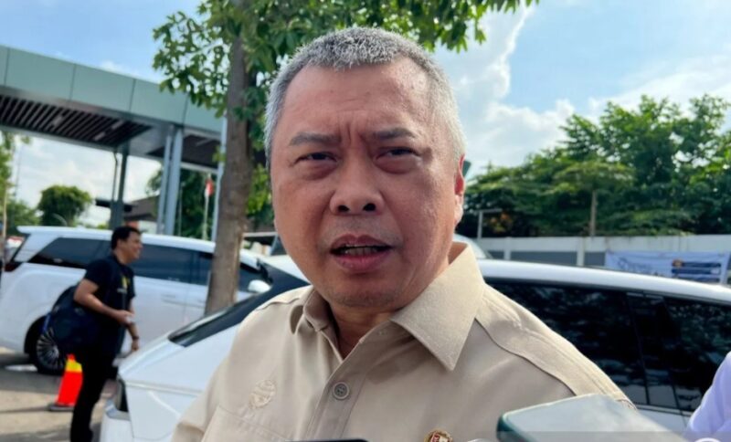 Arsip foto - Menteri Perhubungan Republik Indonesia Dudy Purwagandhi. ANTARA/Harianto