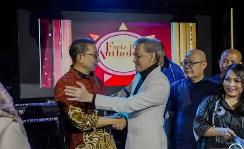 Menteri Kebudayaan Fadli Zon bersama para musisi saat menghadiri acara 