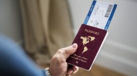 Foto: Ilustrasi Paspor (https://selectinsuregroup.com/travel-insurance/Designed by rawpixel.com / Freepik)


