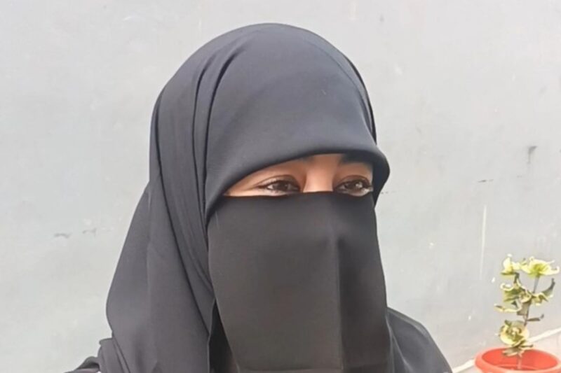 Umi Pipik Ungkap Travel Umrahnya Terdampak Konflik Iran Vs AS-Israel. (Foto: Muhammad Aditya Dzaky Reinaldi/detikhot)

