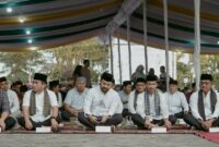 Bupati Solok Selatan H. Khairunas berbuka puasa bersama warga, jajaran Forkopimda, dan tokoh masyarakat, mempererat silaturahmi di bulan Ramadan.
