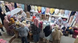 Foto: Kondisi Pasar Tanah Abang, Jakarta Pusat, Sepekan Jelang Ramadan, Kamis (12/2/2026). (CNBC Indonesia/Chandra Dwi Pranata)

