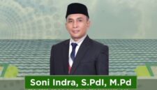 Kepala MTsN 1 Kota Sungai Penuh, Soni Indra, menyampaikan ucapan Selamat Hari Raya Idul Fitri 1447 H kepada seluruh keluarga madrasah.”dan masyarakat.