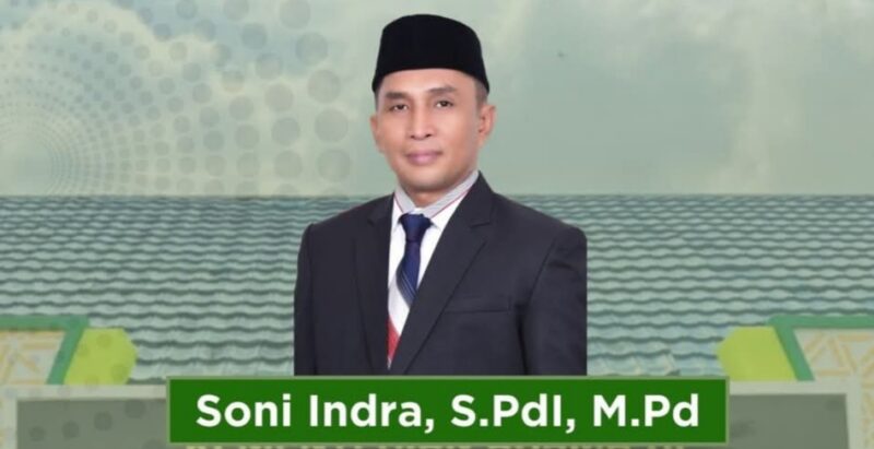 Kepala MTsN 1 Kota Sungai Penuh, Soni Indra, menyampaikan ucapan Selamat Hari Raya Idul Fitri 1447 H kepada seluruh keluarga madrasah.”dan masyarakat. 